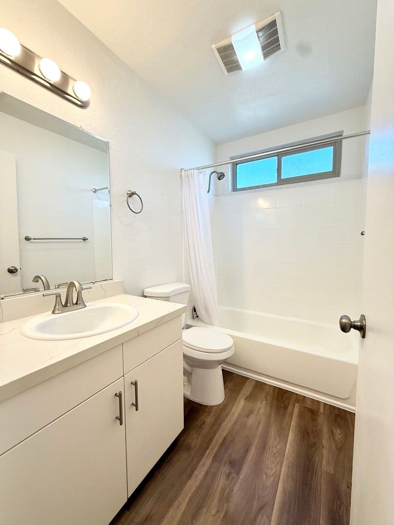San Diego Apartment: 614-32 S Bancroft St.