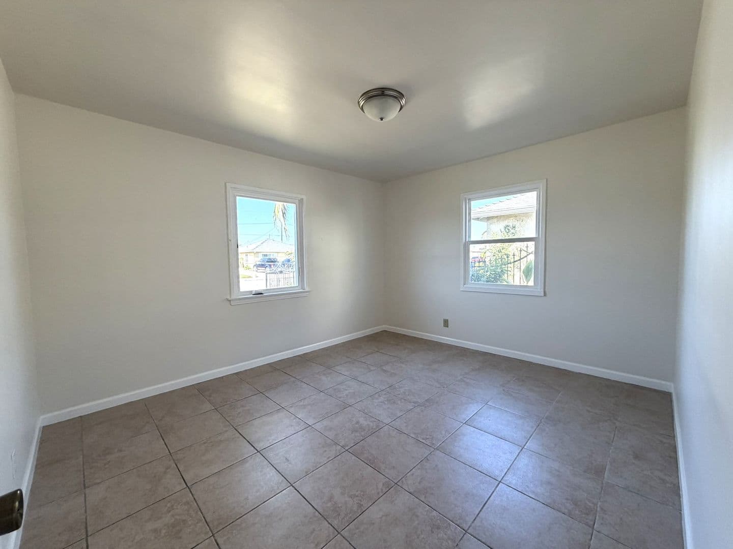 Oxnard House: 1266 Hill Street
