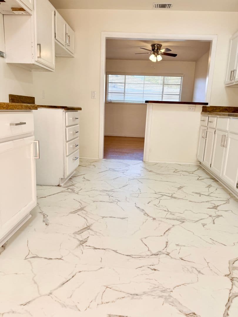 Santa Paula House: 933 Laurel Rd