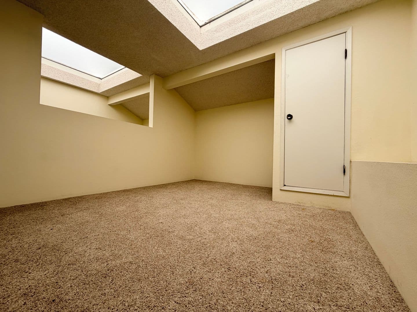 Oxnard House: 5413 Driftwood Street