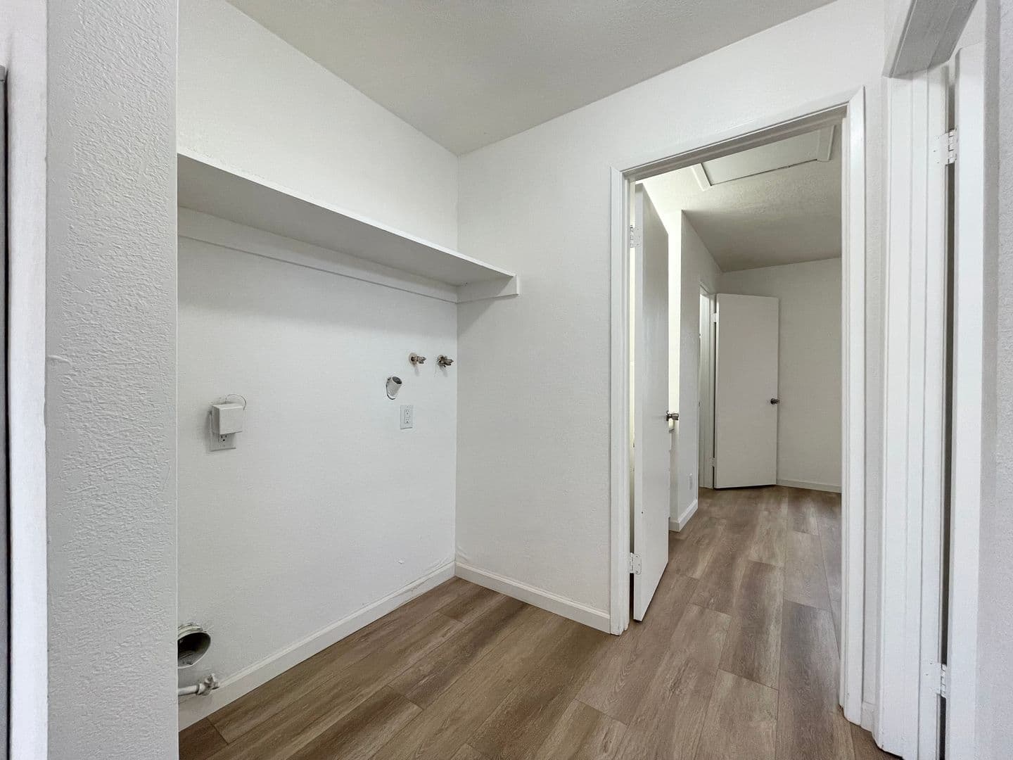 Oxnard Apartment: 601 W. Pleasant Valley Road