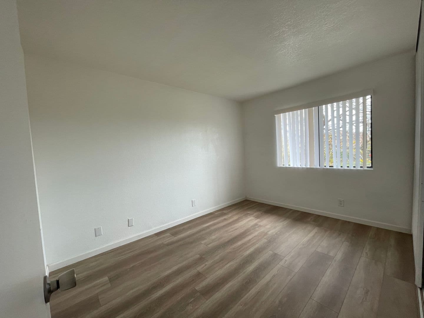 Oxnard Apartment: 601 W. Pleasant Valley Road