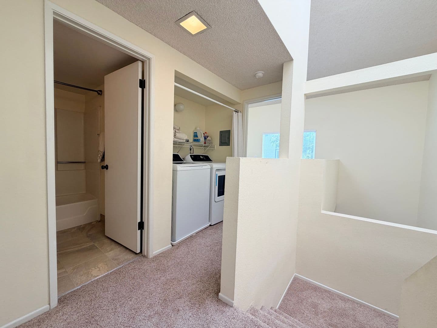 Oxnard House: 5413 Driftwood Street