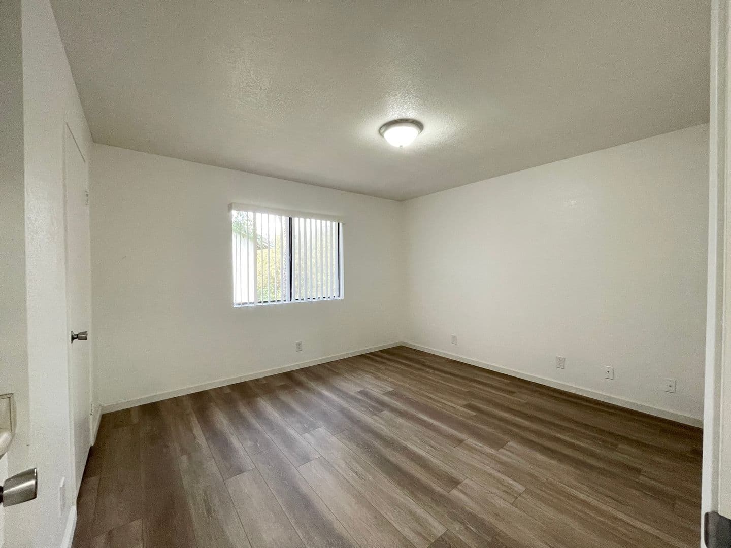 Oxnard Apartment: 601 W. Pleasant Valley Road
