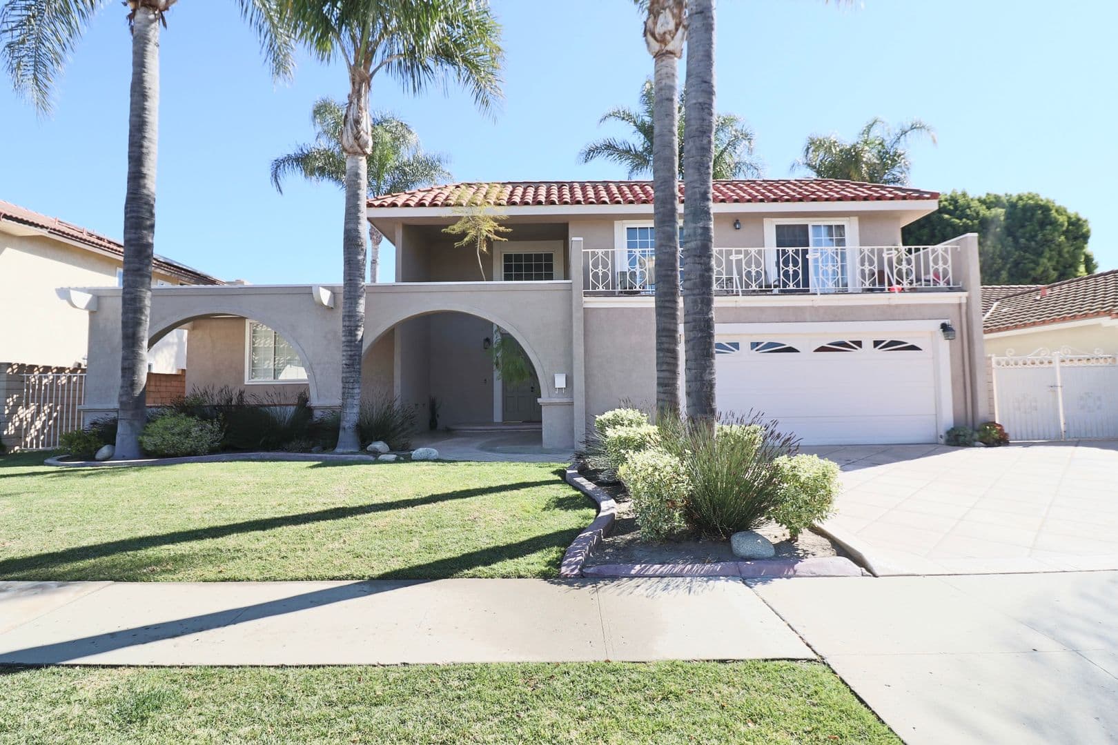 Camarillo House: 1470 Dara Street