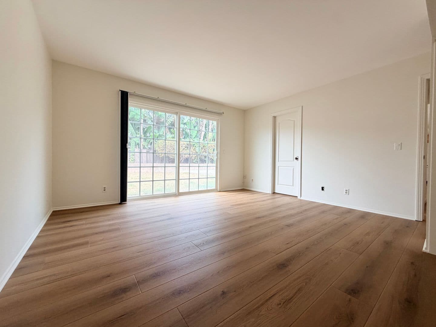 Santa Paula House: 412 Trent Ln