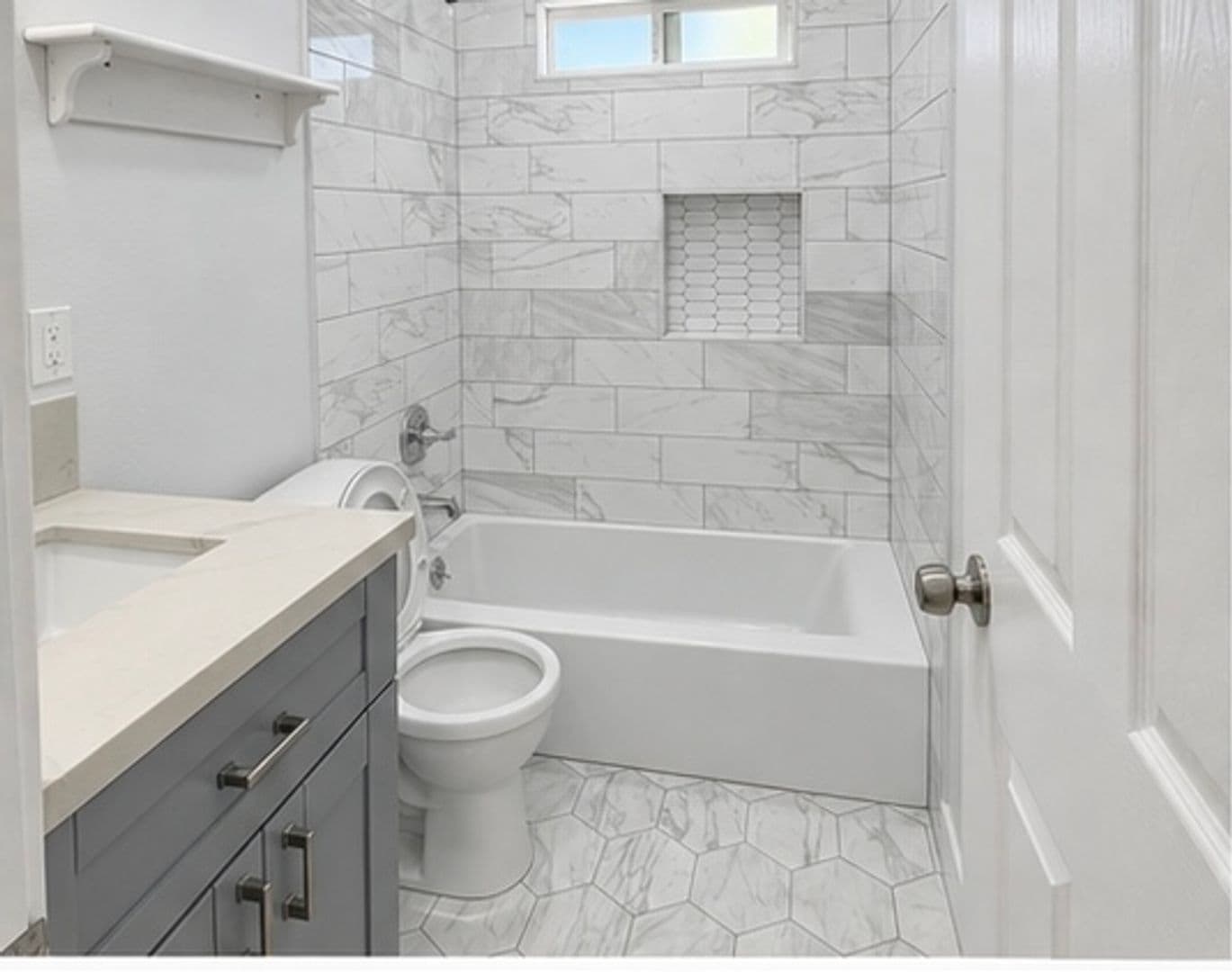 Oxnard House: 3502 Nyeland Ave