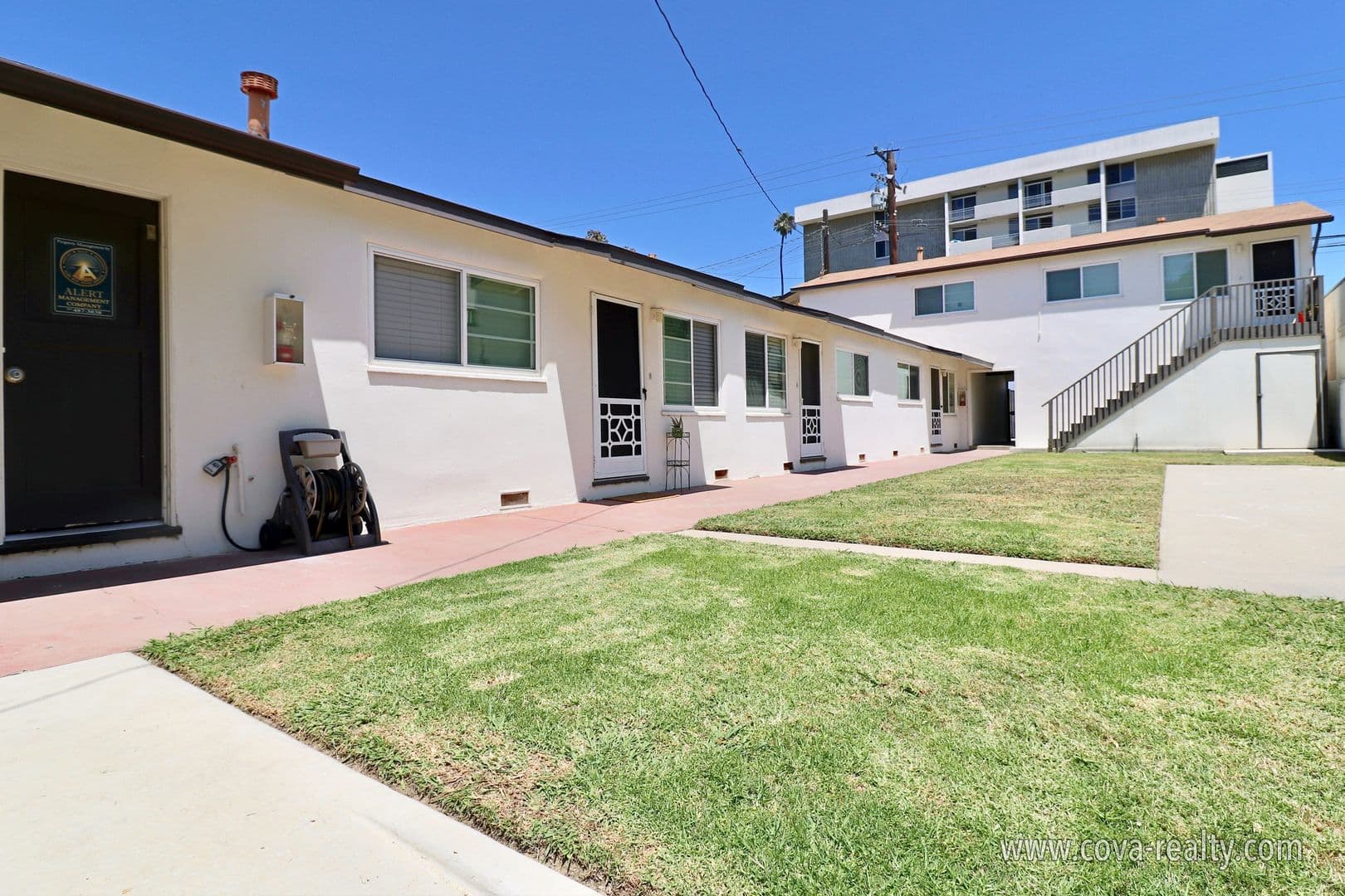 Oxnard Apartment: 420 South D Street
