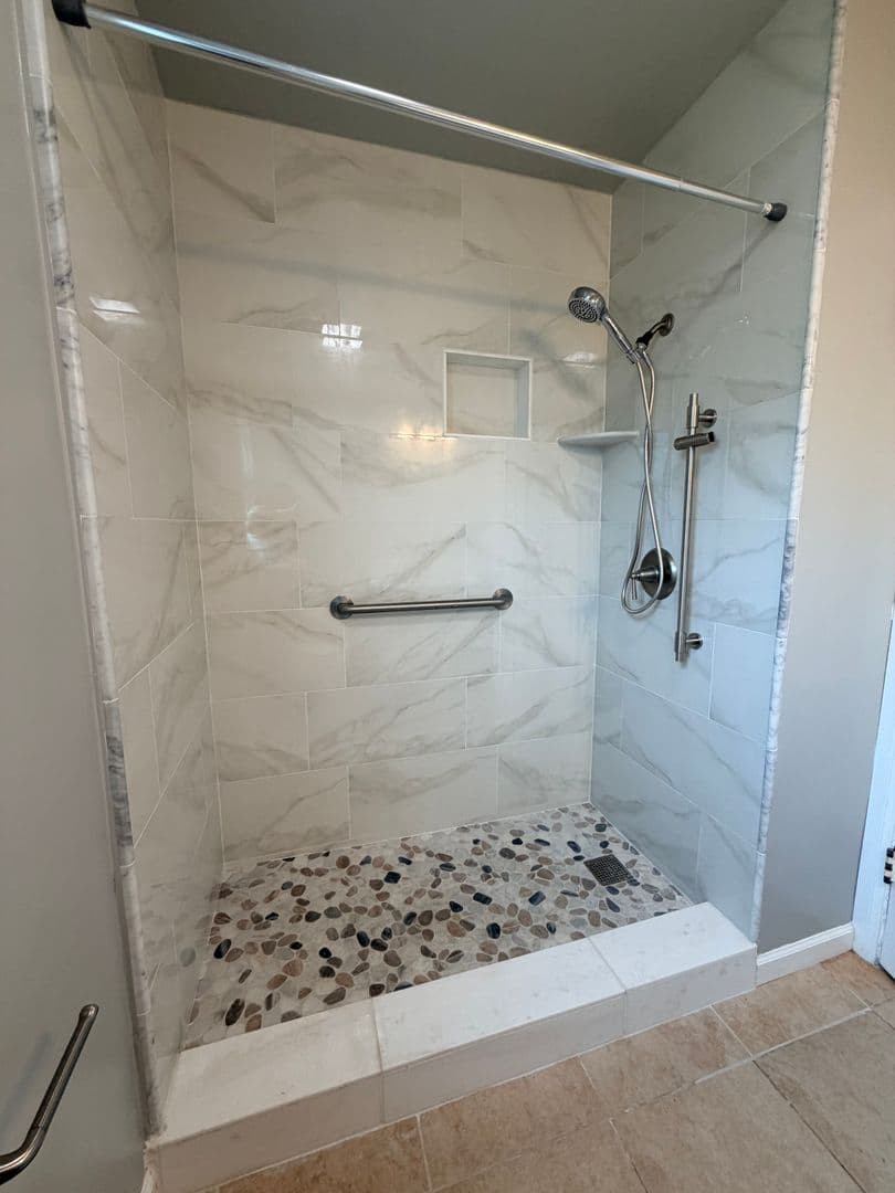Oxnard House: 1266 Hill Street