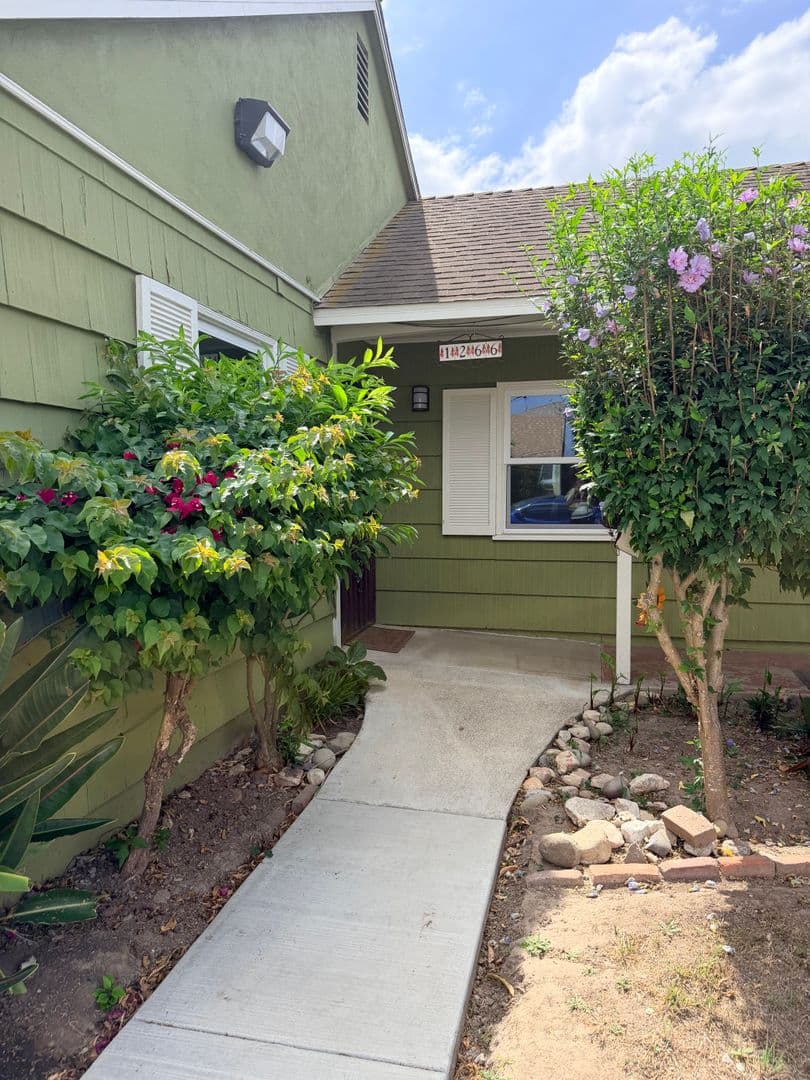 Oxnard House: 1266 Hill Street