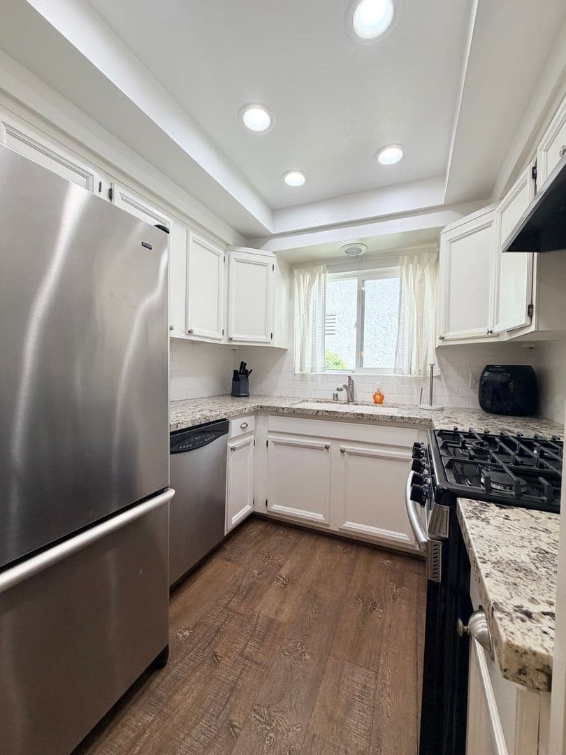 Oxnard House: 5413 Driftwood Street