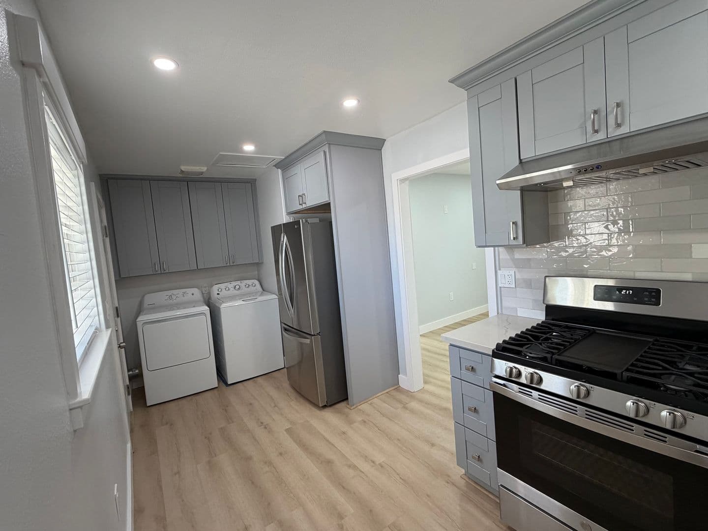 Oxnard House: 3502 Nyeland Ave