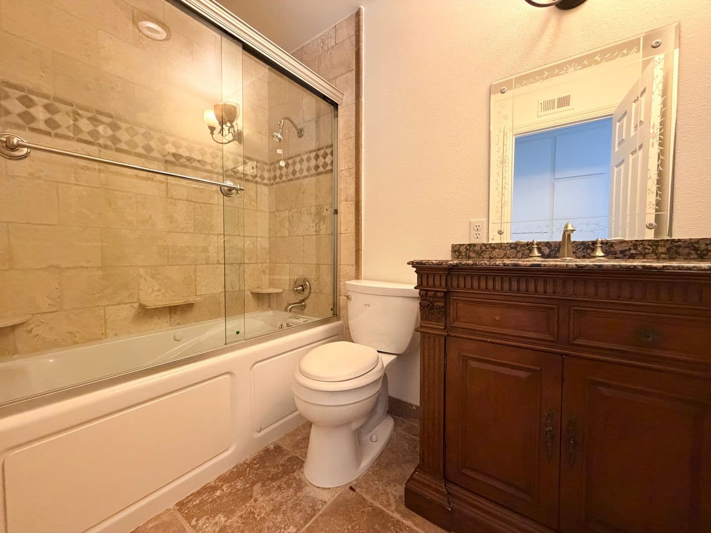 Santa Paula House: 412 Trent Ln