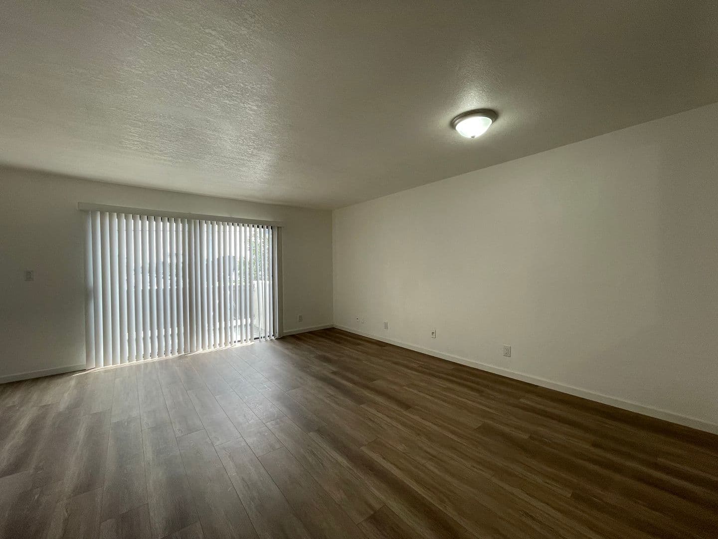 Oxnard Apartment: 601 W. Pleasant Valley Road