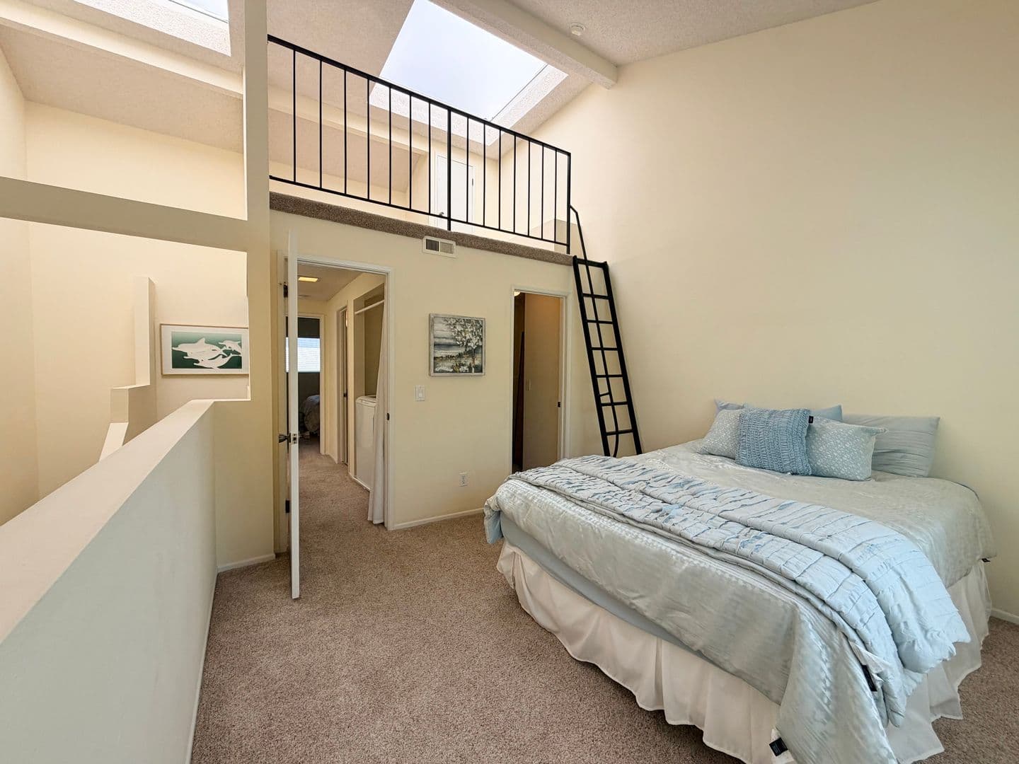 Oxnard House: 5413 Driftwood Street