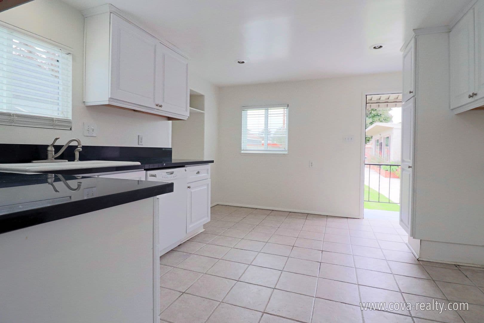 Oxnard House: 625 Palm Dr.