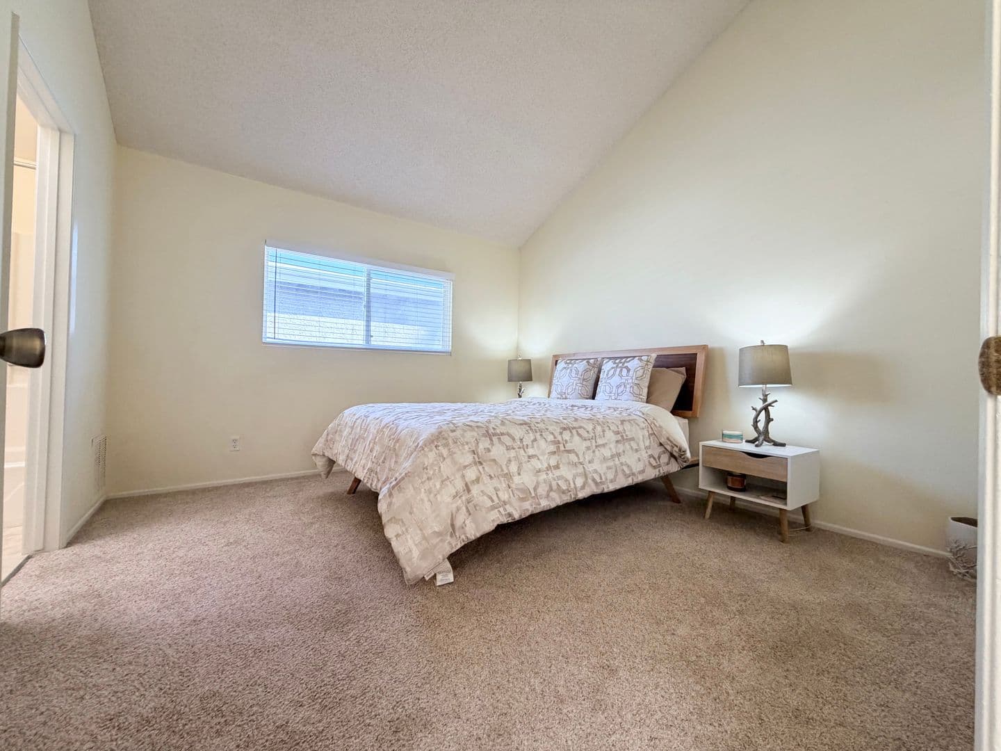 Oxnard House: 5413 Driftwood Street