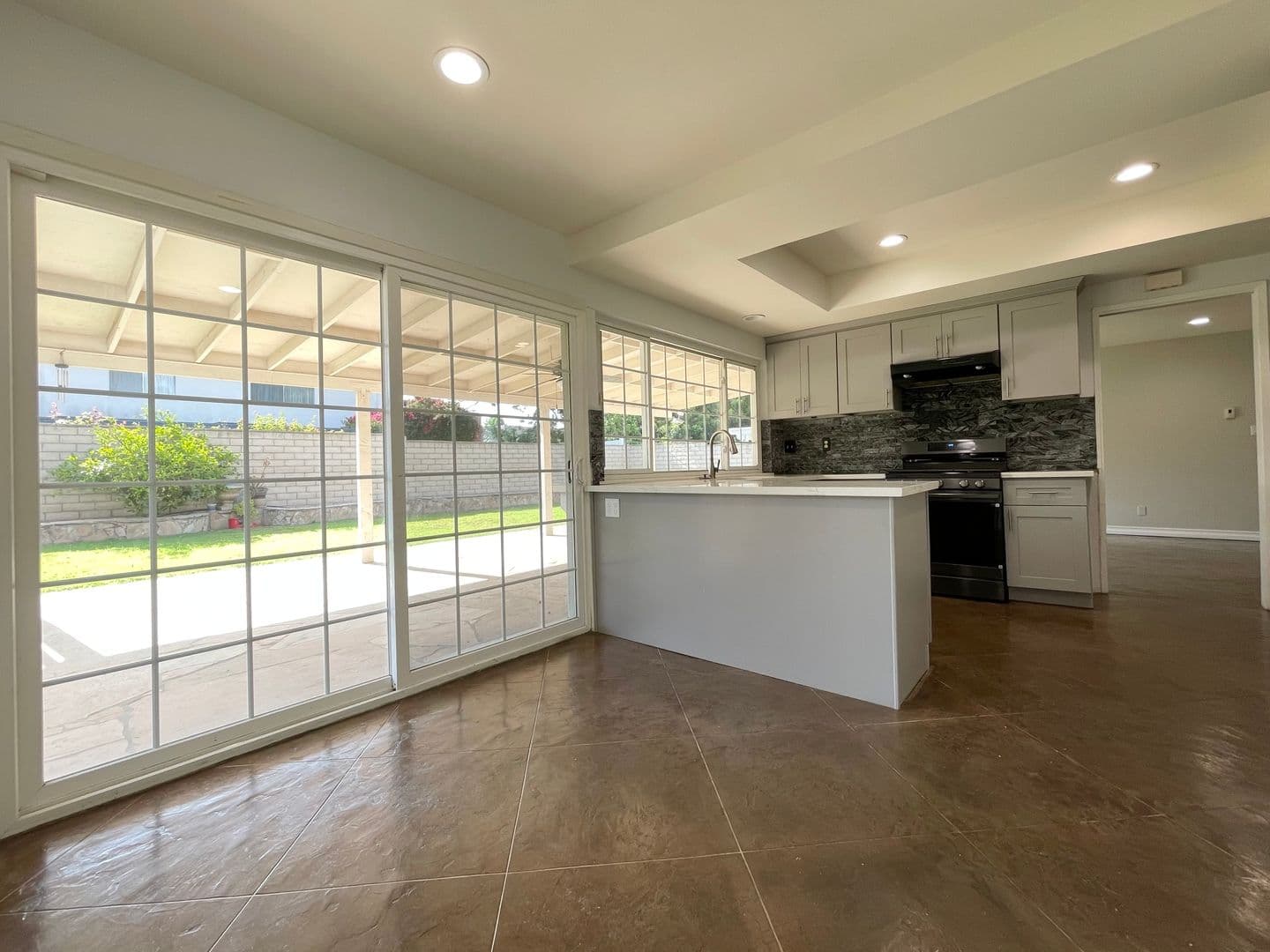 Camarillo House: 1470 Dara Street