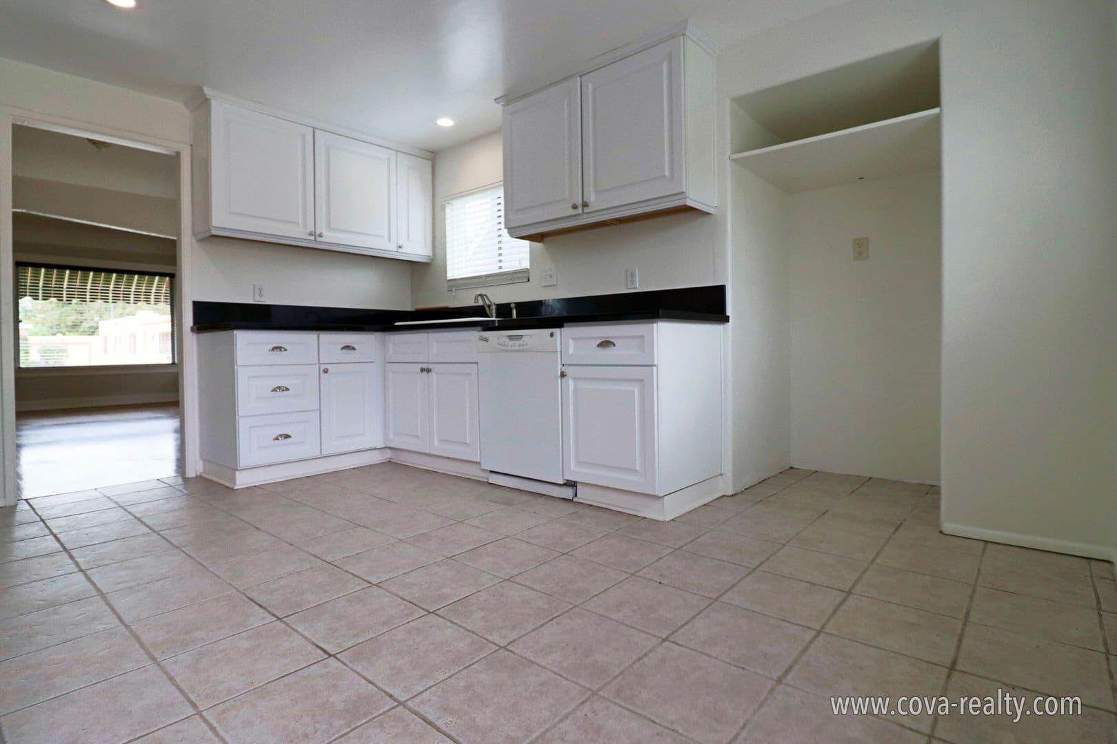 Oxnard House: 625 Palm Dr.