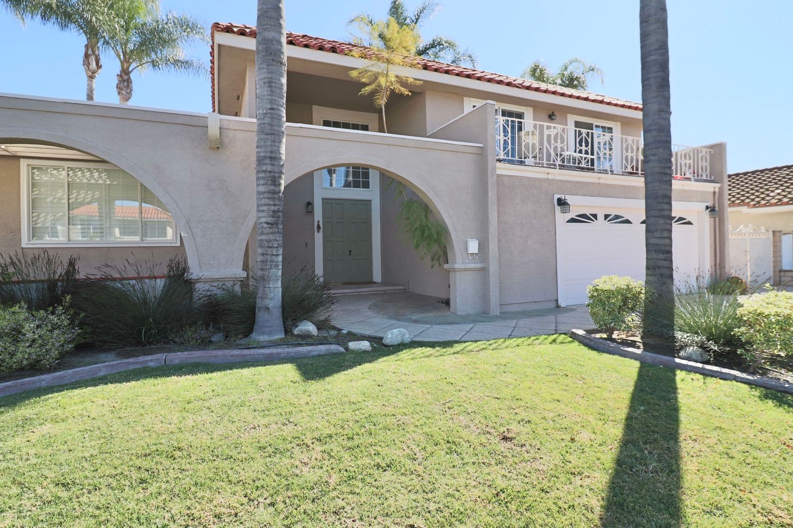 Camarillo House: 1470 Dara Street