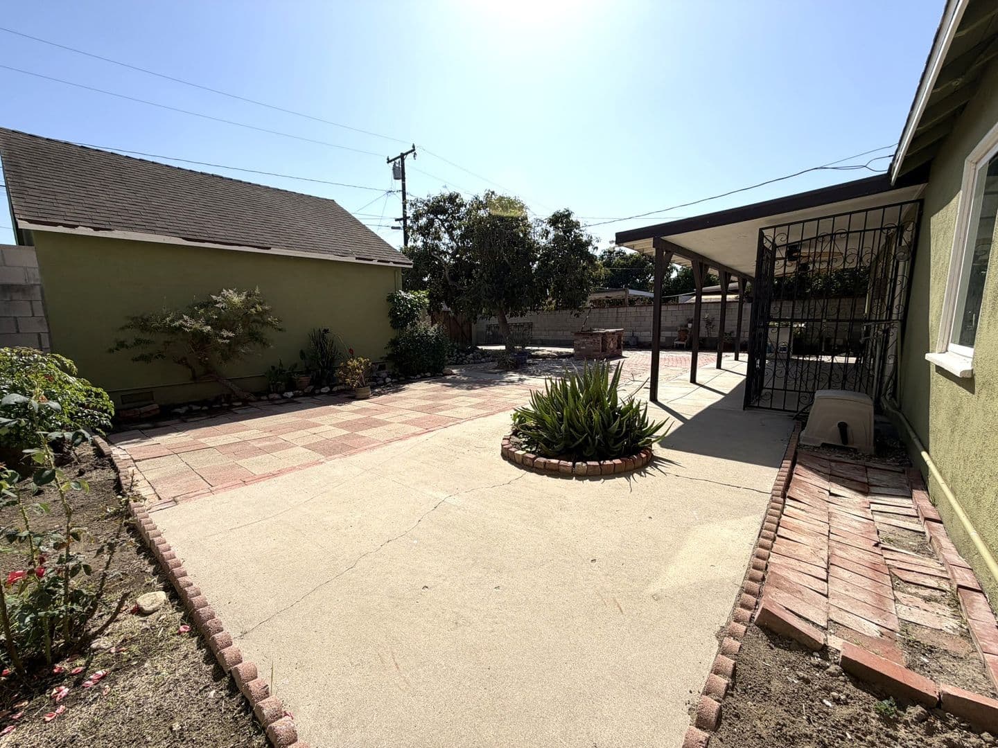 Oxnard House: 1266 Hill Street
