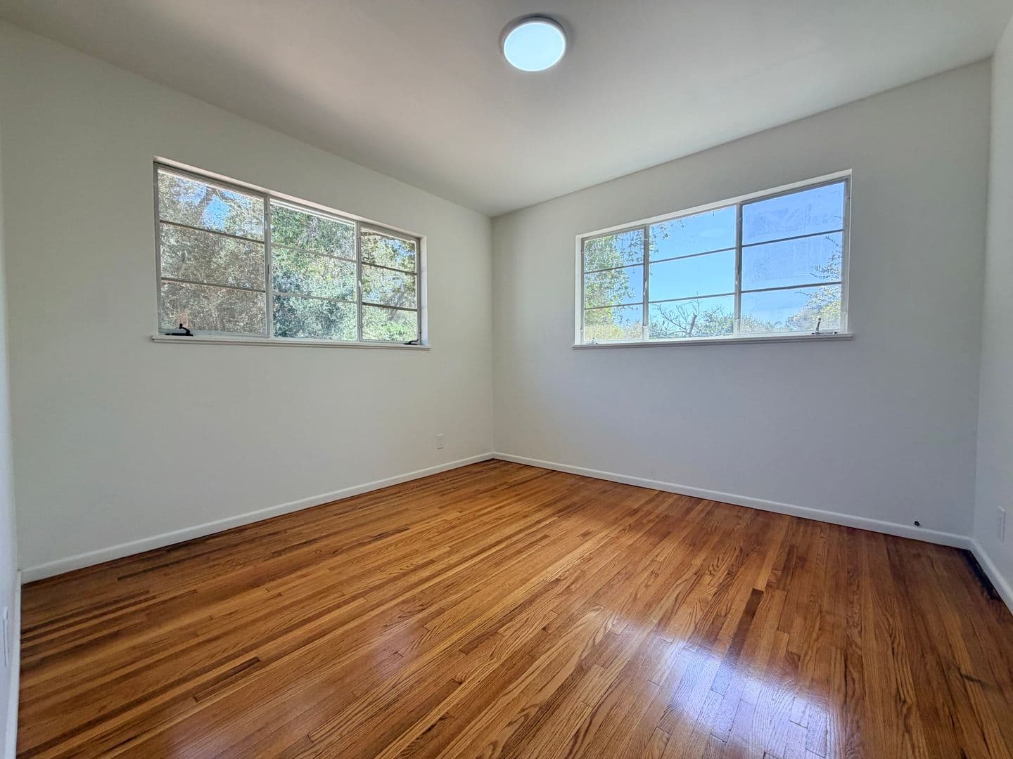 Santa Paula House: 933 Laurel Rd