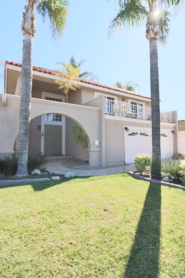 Camarillo House: 1470 Dara Street
