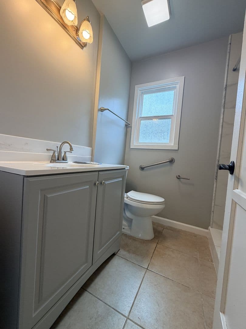 Oxnard House: 1266 Hill Street