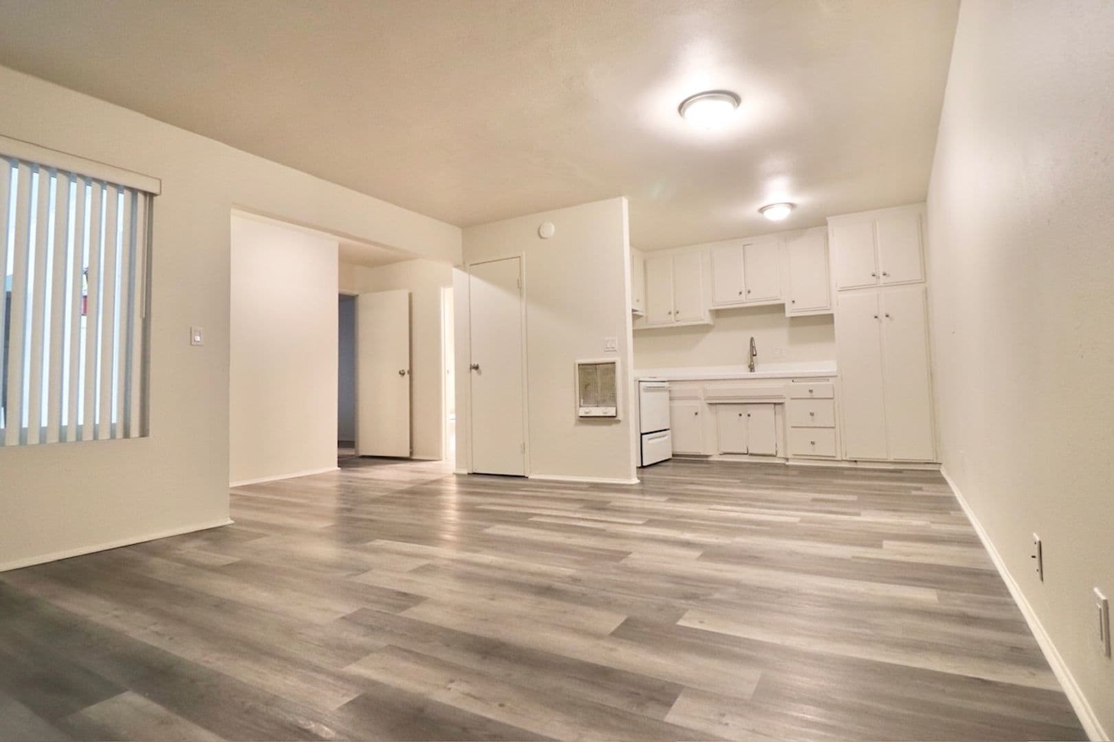 Oxnard Apartment: 241 Campbell Way