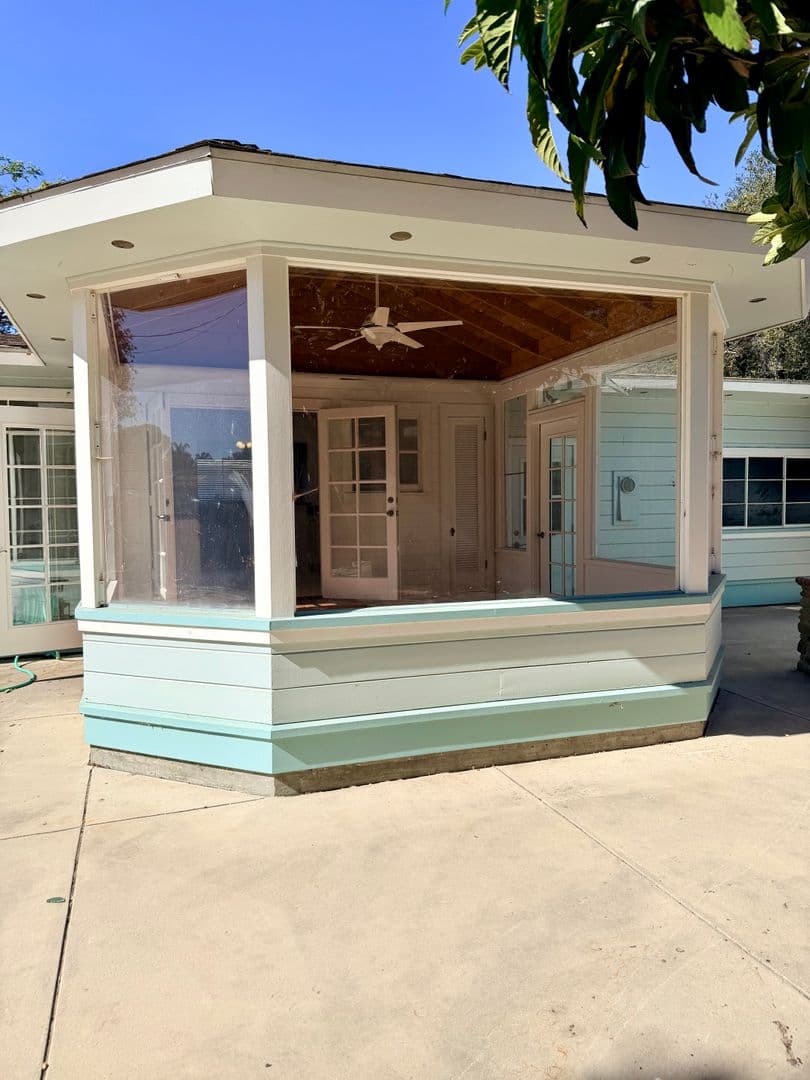 Santa Paula House: 933 Laurel Rd
