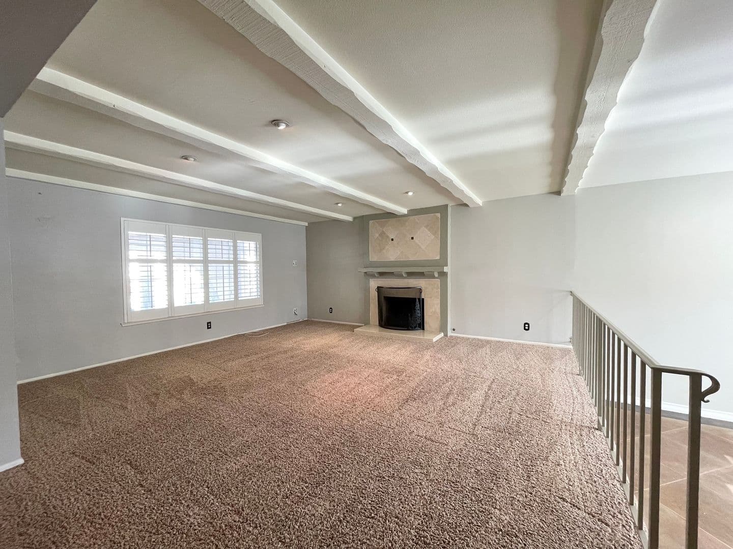 Camarillo House: 1470 Dara Street