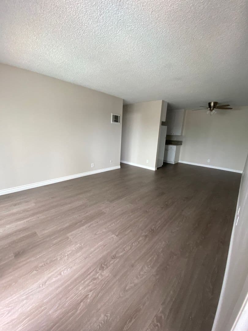 Chula Vista Apartment: 520 Naples St.