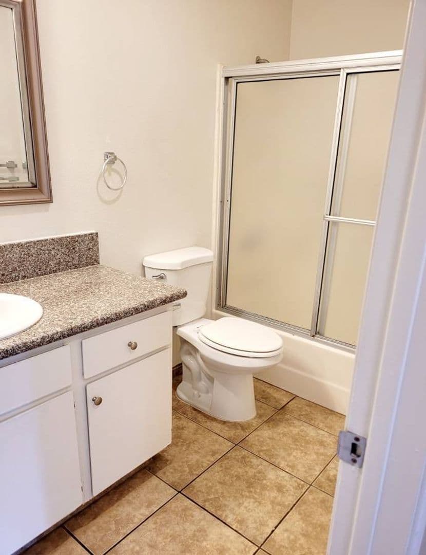 Chula Vista Apartment: 1241 5th Ave.