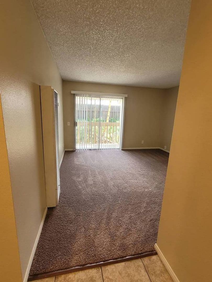 Chula Vista Apartment: 1241 5th Ave.