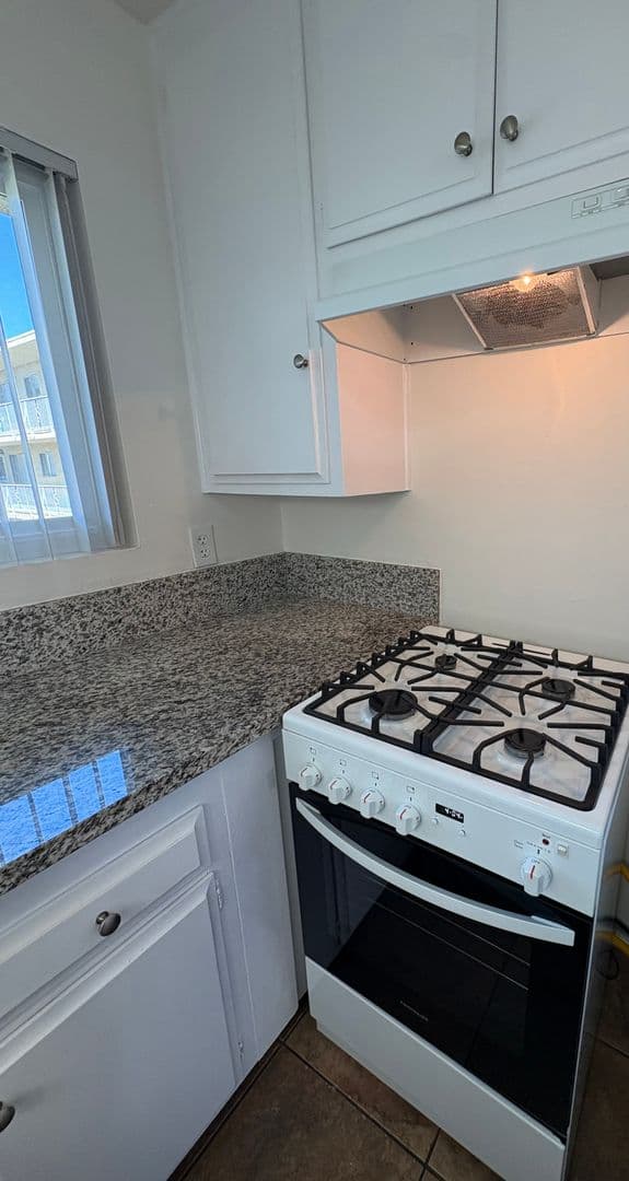 Chula Vista Apartment: 222 G St.