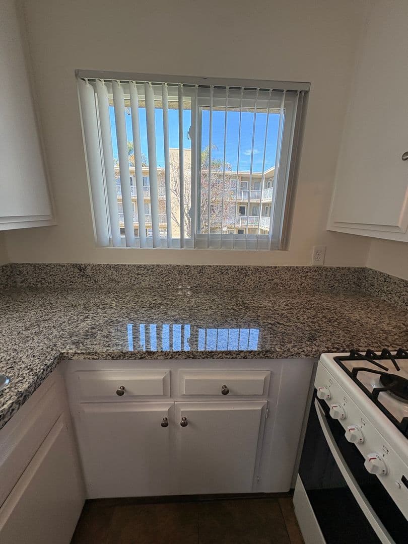 Chula Vista Apartment: 222 G St.