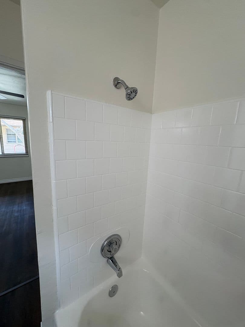 Chula Vista Apartment: 184 F St.