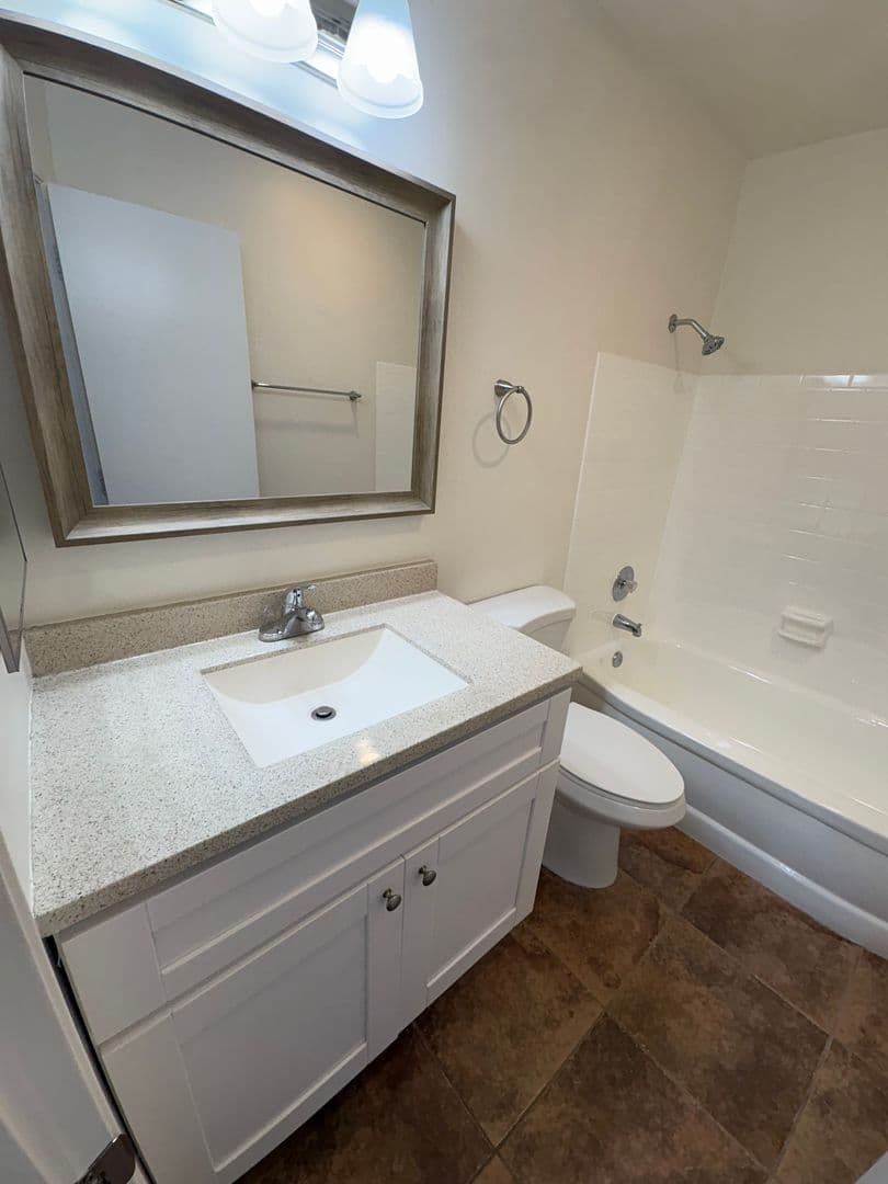 Chula Vista Apartment: 222 G St.