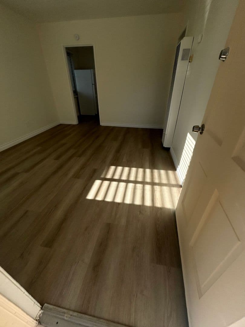 Chula Vista Apartment: 184 F St.