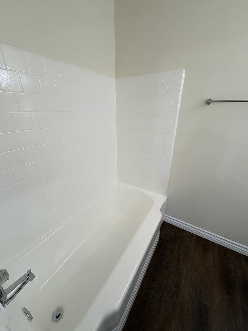 Chula Vista Apartment: 184 F St.