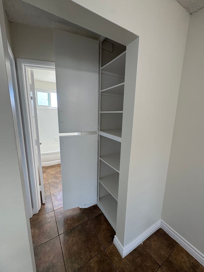 Chula Vista Apartment: 222 G St.