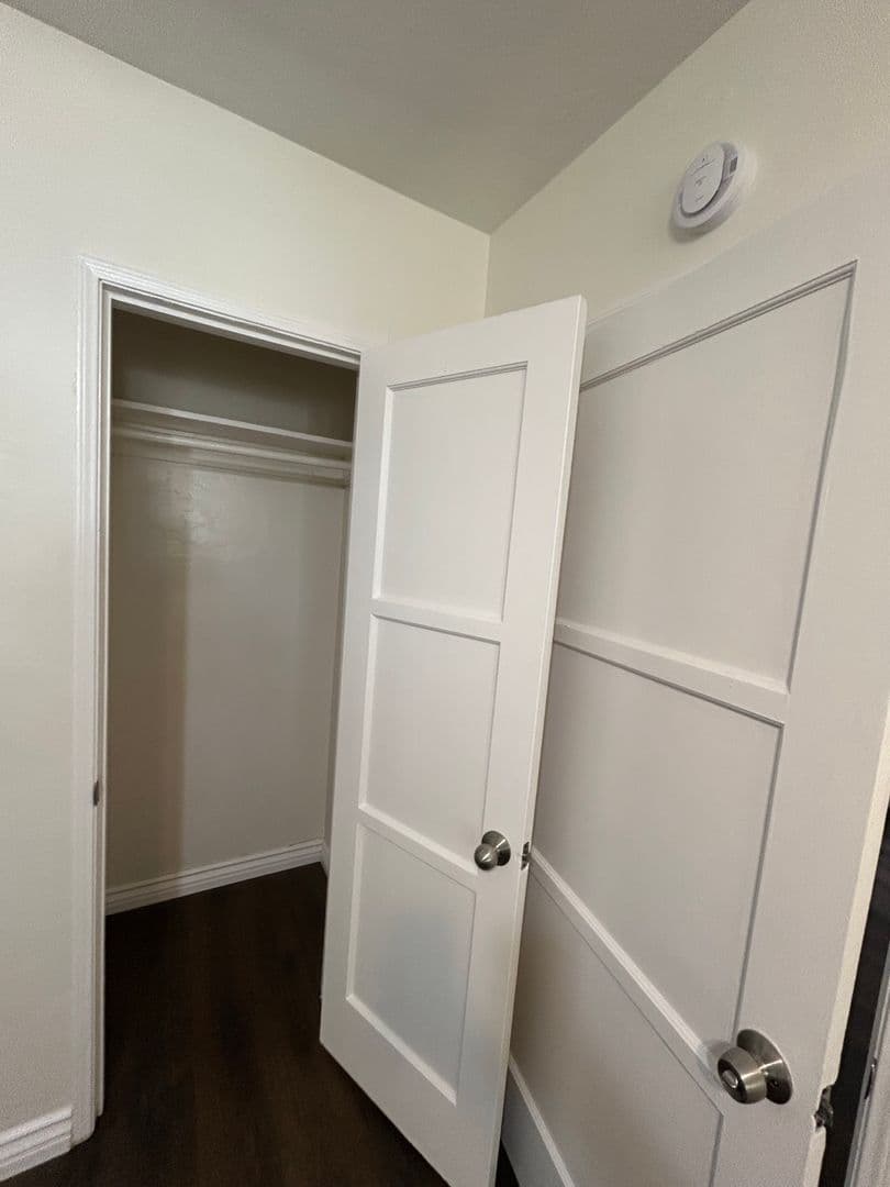 Chula Vista Apartment: 184 F St.
