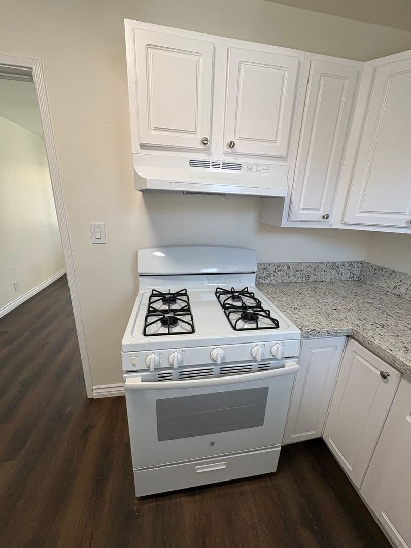 Chula Vista Apartment: 184 F St.