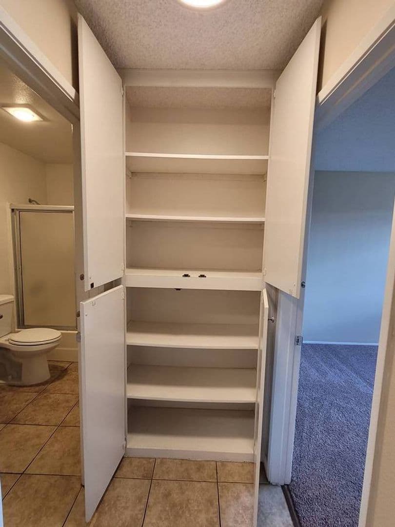 Chula Vista Apartment: 1241 5th Ave.