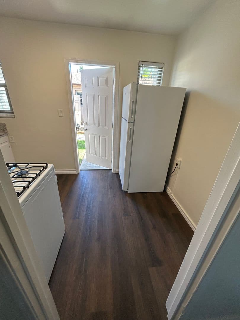 Chula Vista Apartment: 184 F St.