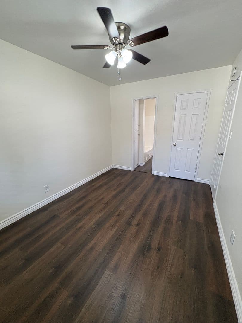 Chula Vista Apartment: 184 F St.