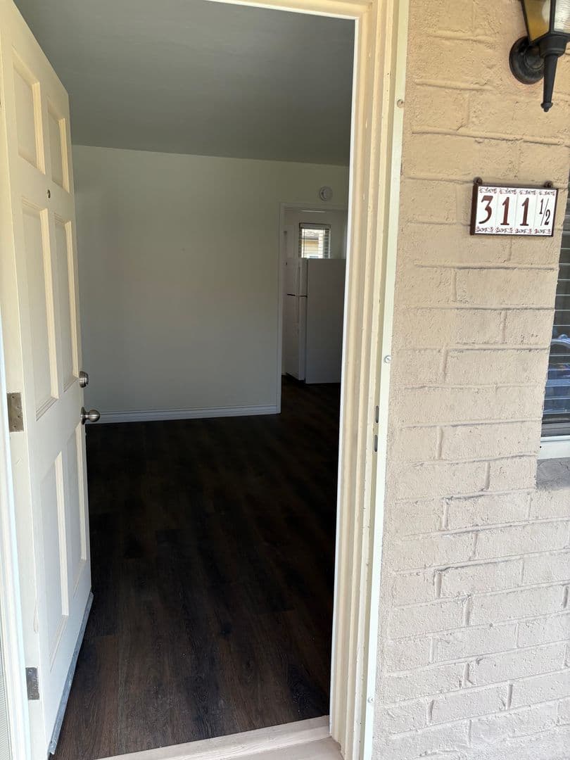 Chula Vista Apartment: 184 F St.