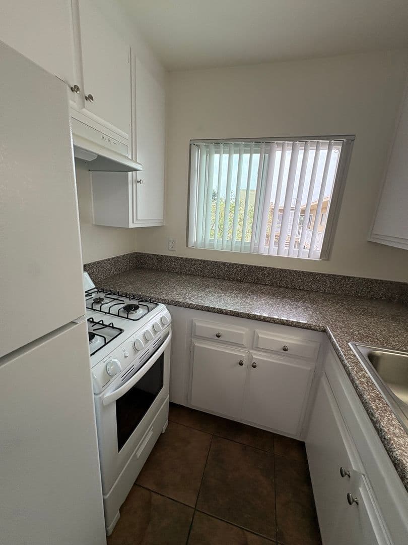Chula Vista Apartment: 222 G St.
