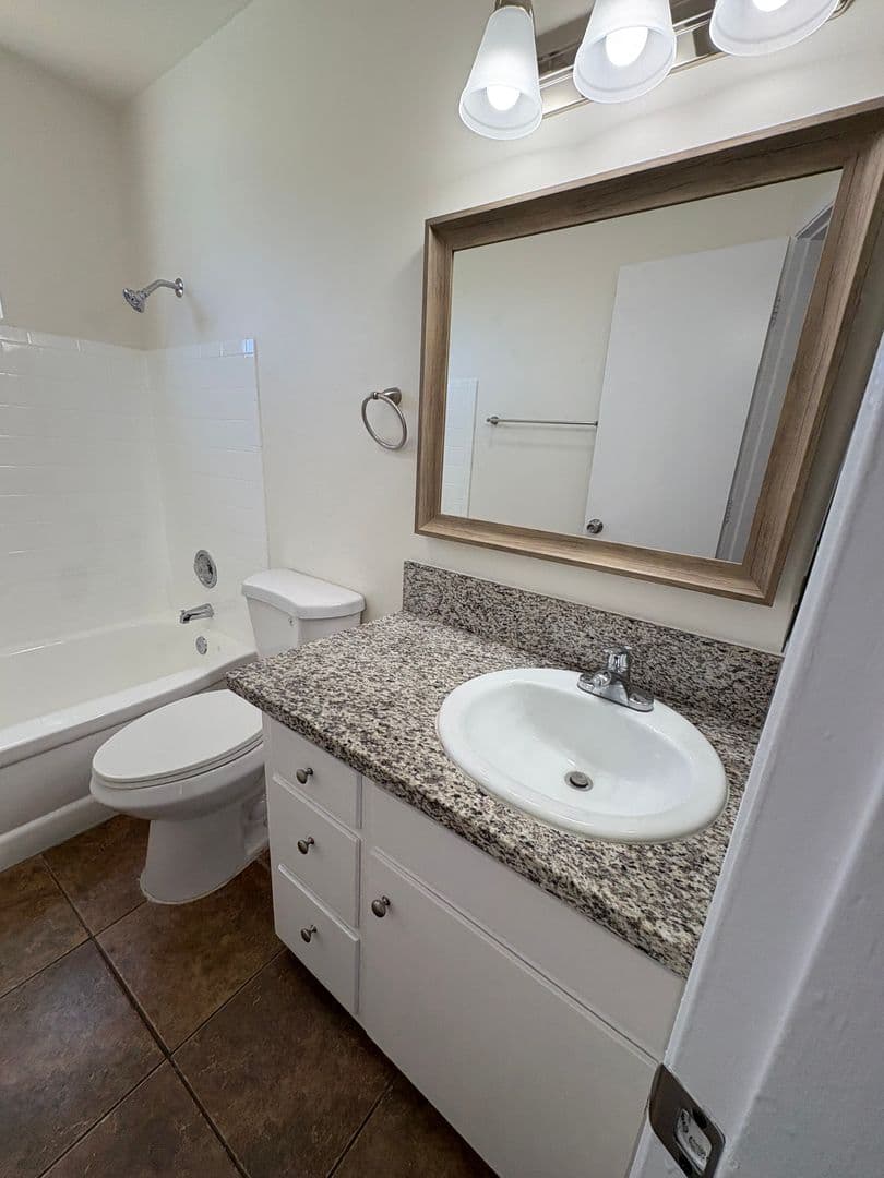 Chula Vista Apartment: 222 G St.