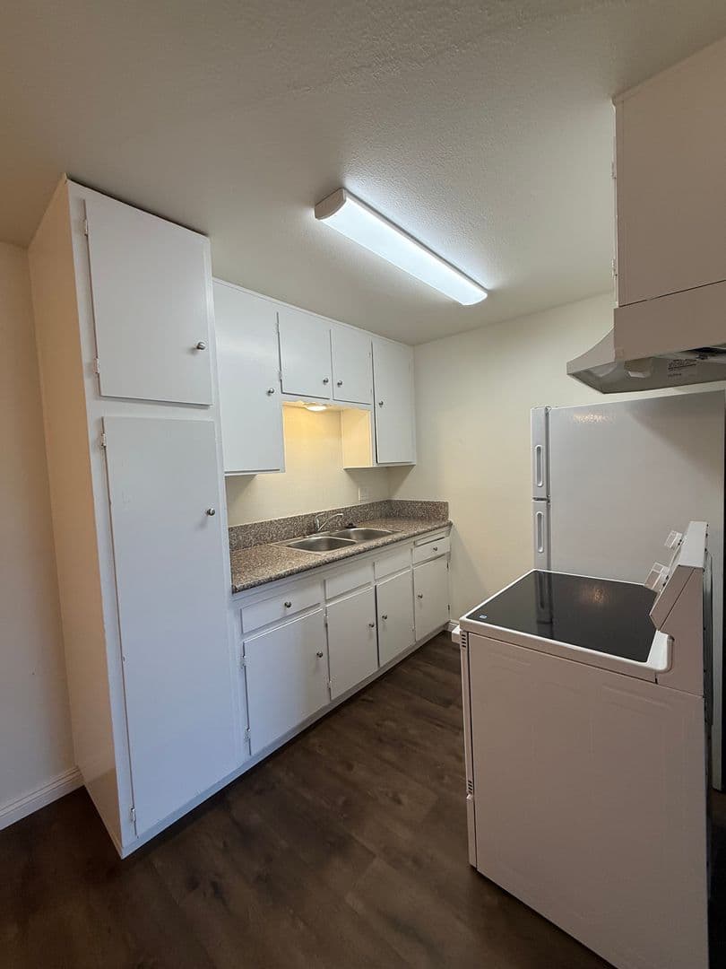 Chula Vista Apartment: 636 F St